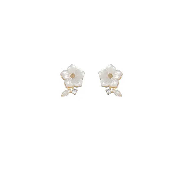 NATURA EARRINGS FLOWER WITH LEAF WHITE