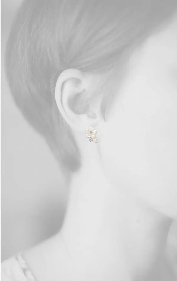 NATURA EARRINGS FLOWER WITH LEAF GREEN