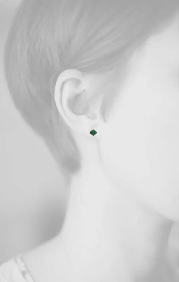 EARRINGS WITH DIAMOND SHAPED METALIC GREEN ENAMEL