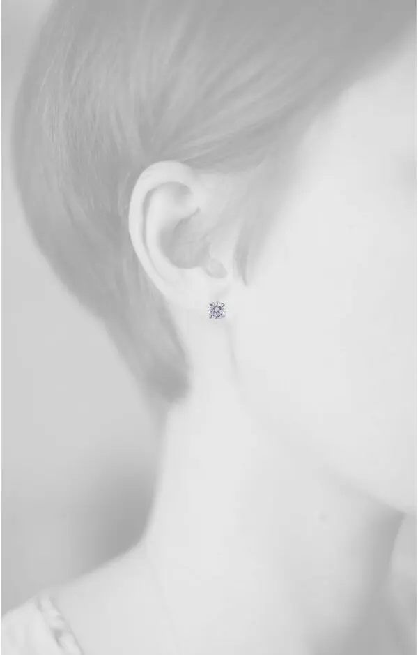 SOLITAIRE EARRINGS 6MM WHITE W/G
