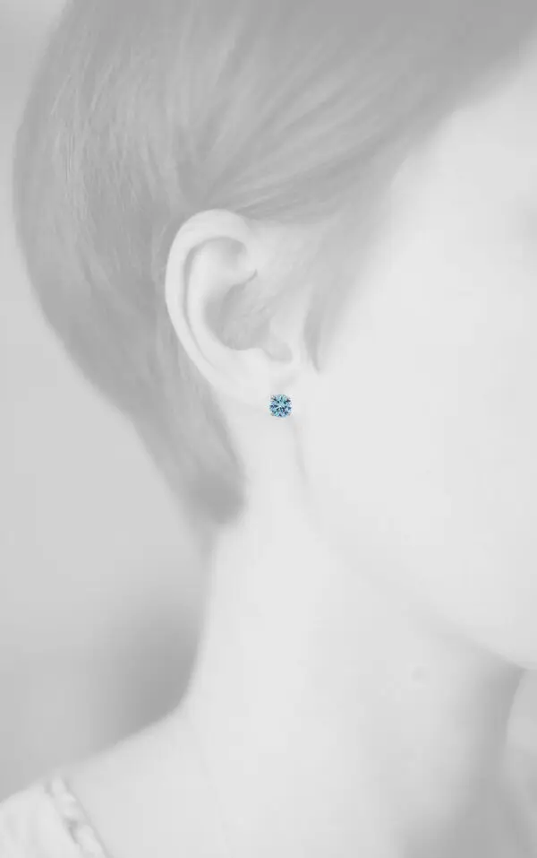 SOLITAIRE EARRINGS 6MM LIGHT BLUE W/G