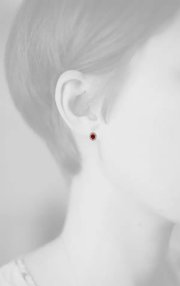 DIANA EARRINGS OVAL RED