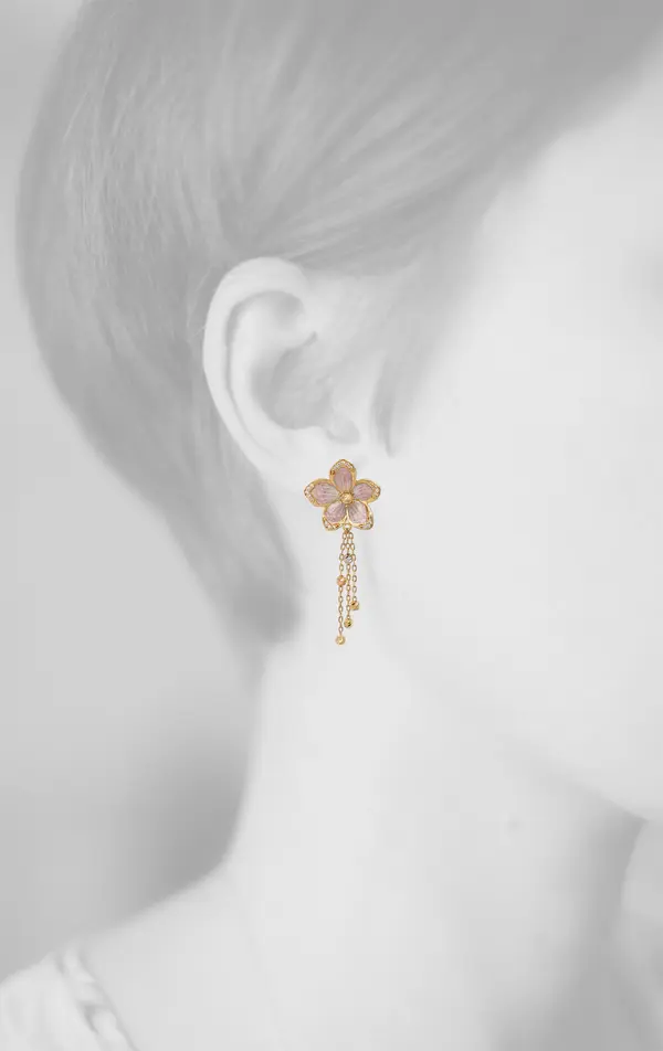 NATURA PINK ENAMEL FLOWER EARRINGS WITH CHARMS