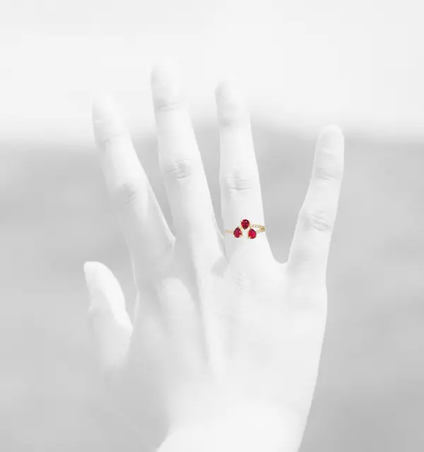 NATURA RING BYPASS WITH THREE PEAR SHAPED RED AND WHITE SMALL STONES