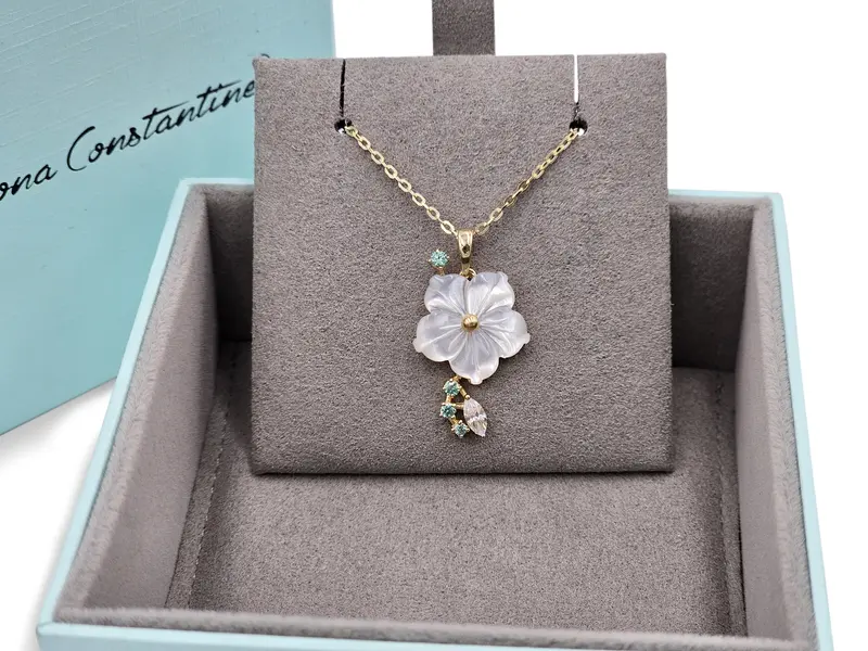 NATURA NECKLACE FLOWER WITH LEAF GREEN ZIRCONIA