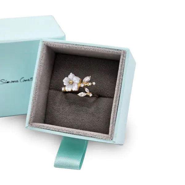 NATURA RING FLOWER WITH LEAF WHITE