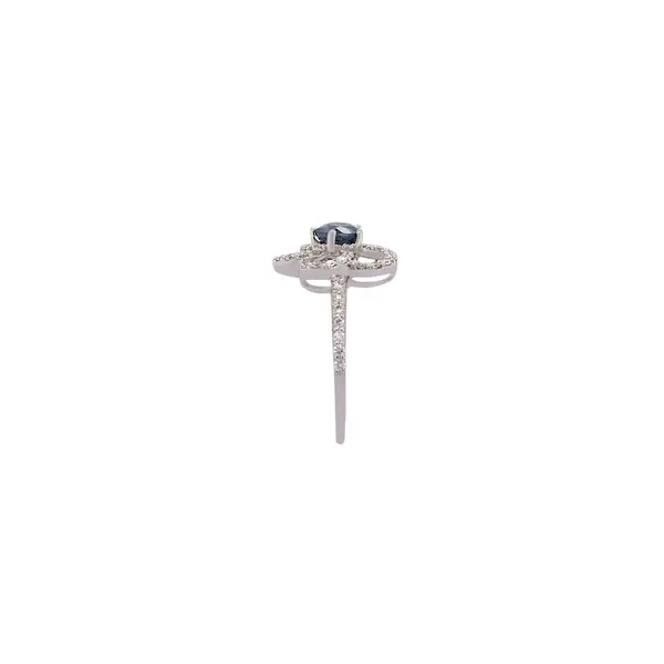 DIAMOND FLOWER RING WITH BLUE SAPHIRE