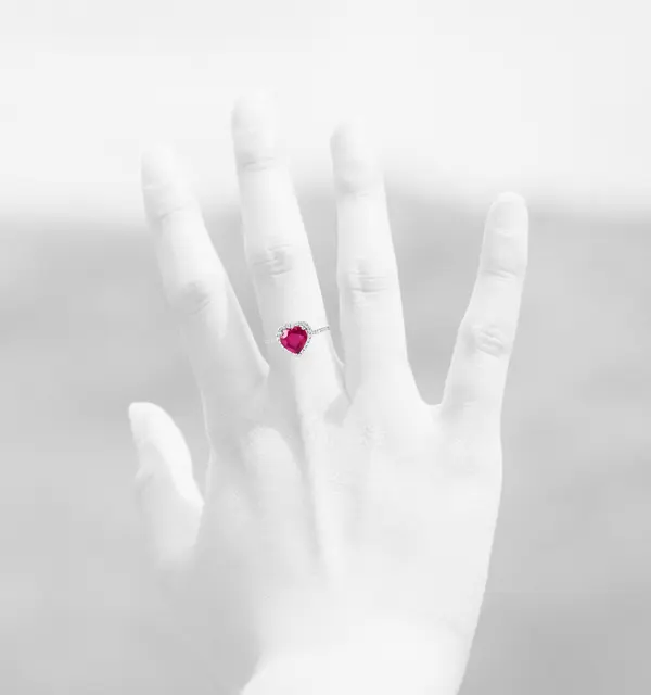 DIAMOND RING HEART SHAPED WITH RUBY