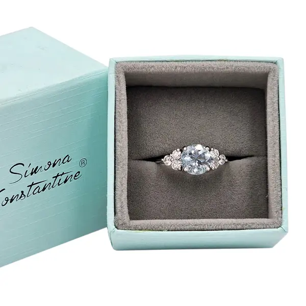 DIAMOND RING WITH OCEAN GLOW  AQUAMARINE BERYL