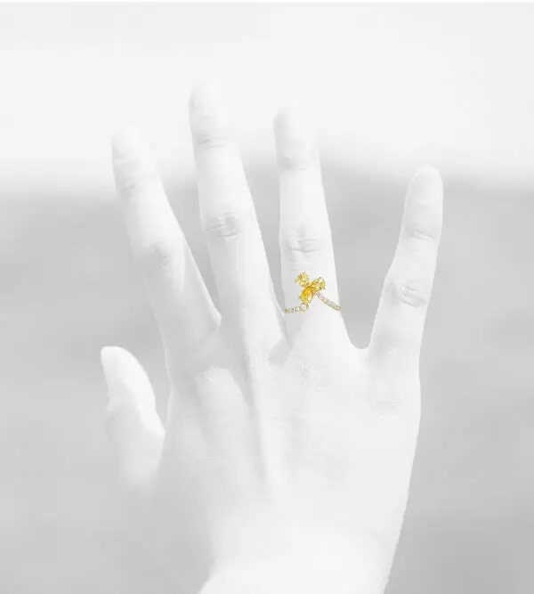 NATURA 3 PETAL FLORAL RING WITH 3 PEAR SHAPED YELLOW AND SMALL STONES