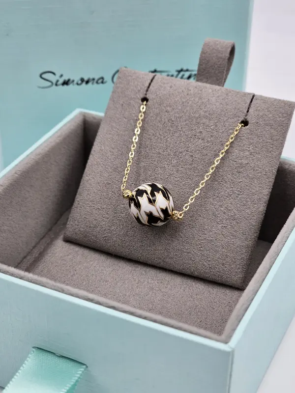 CHRISTIE'S NECKLACE WHITE AND BLACK