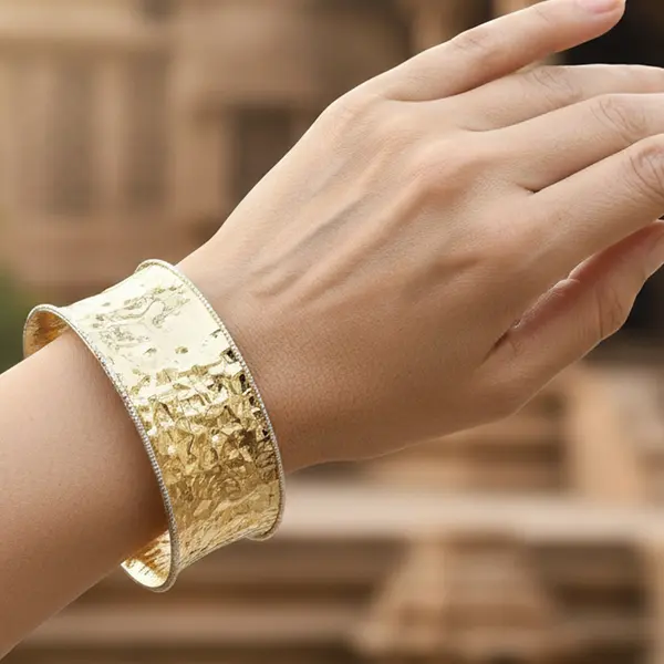  HAMMERED GOLD CUFF BANGLE