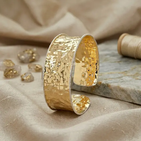  HAMMERED GOLD CUFF BANGLE