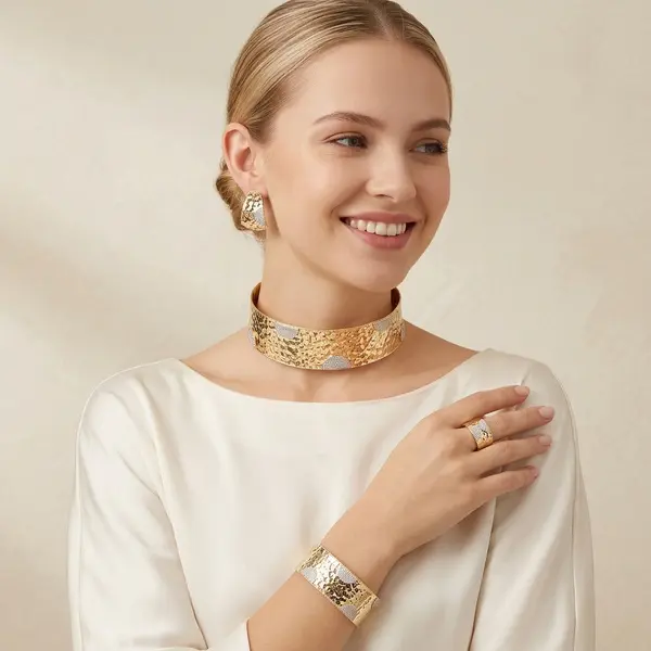 HAMMERED-FINISH GOLD JEWELRY SET 