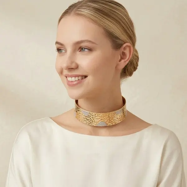 HAMMERED-FINISH GOLD JEWELRY SET 